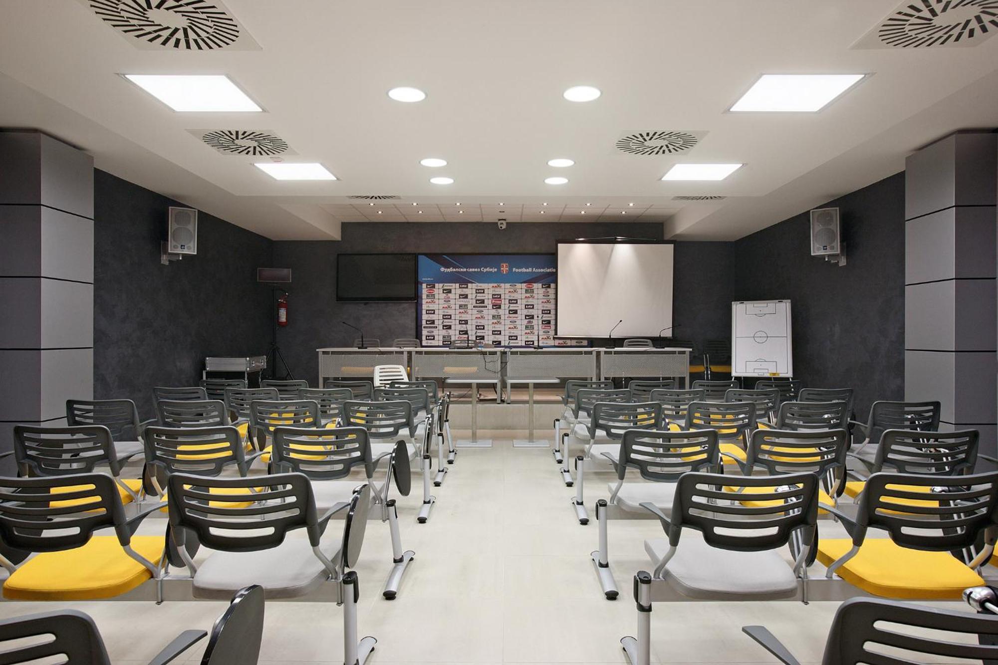 Hotel Srbija Lux Stara Pazova Zewnętrze zdjęcie
