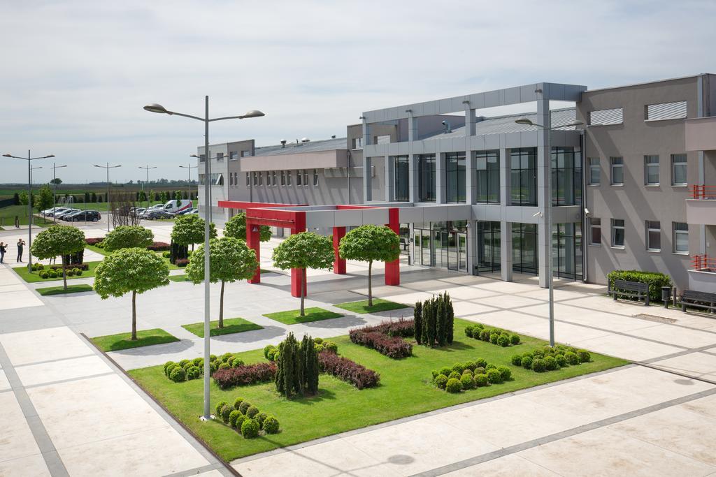 Hotel Srbija Lux Stara Pazova Zewnętrze zdjęcie